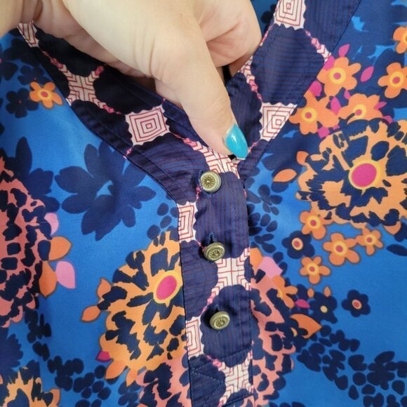 Anthropologie Fei Swirled Azita Blouse V Neck Ruffle Sleeve vibrant Satin Size S - Picture 4 of 7